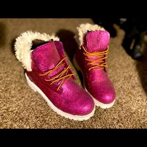 Custom Glitter Timberlands Dark Pink/ Purple, with fur.